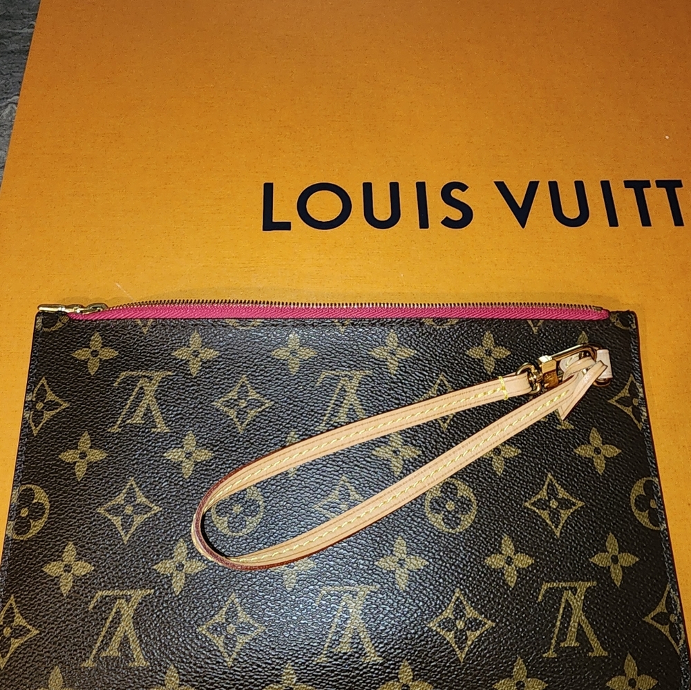 AUTHENTIC Louis Vuitton Pouch